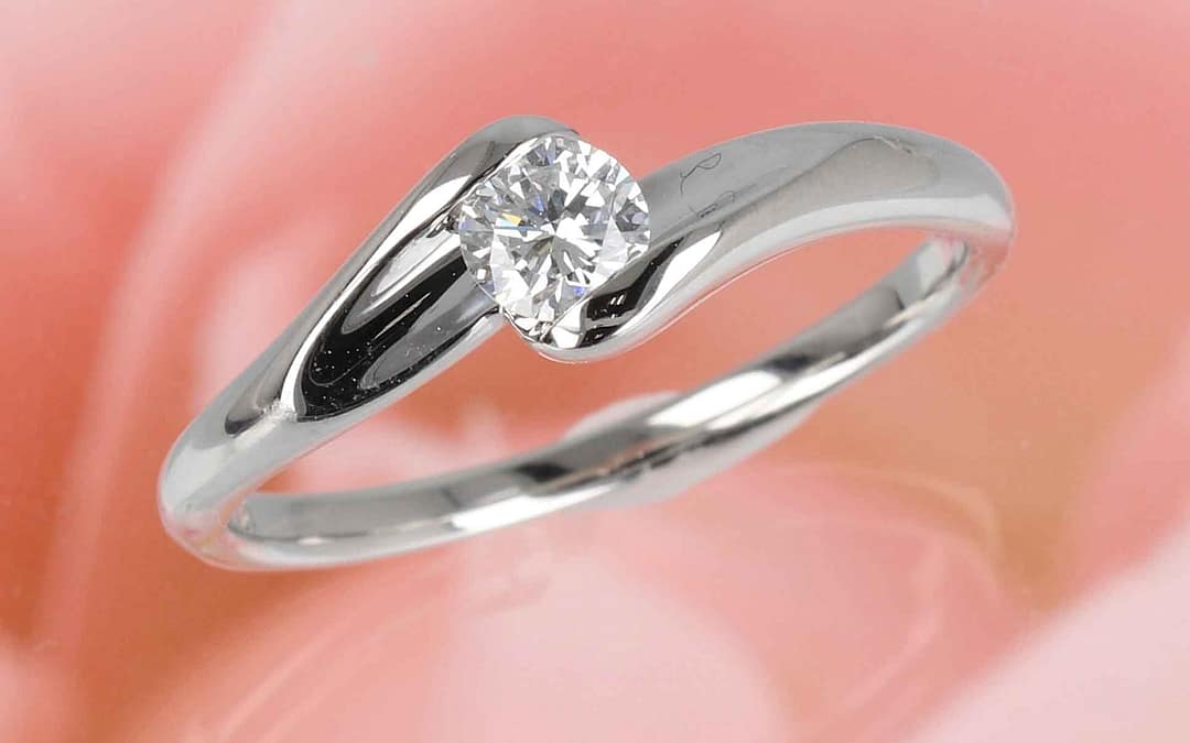 立爪の指輪をひっかかりにくいリングにジュエリーリフォーム